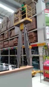 manlift untuk supermarket perbelanjaan